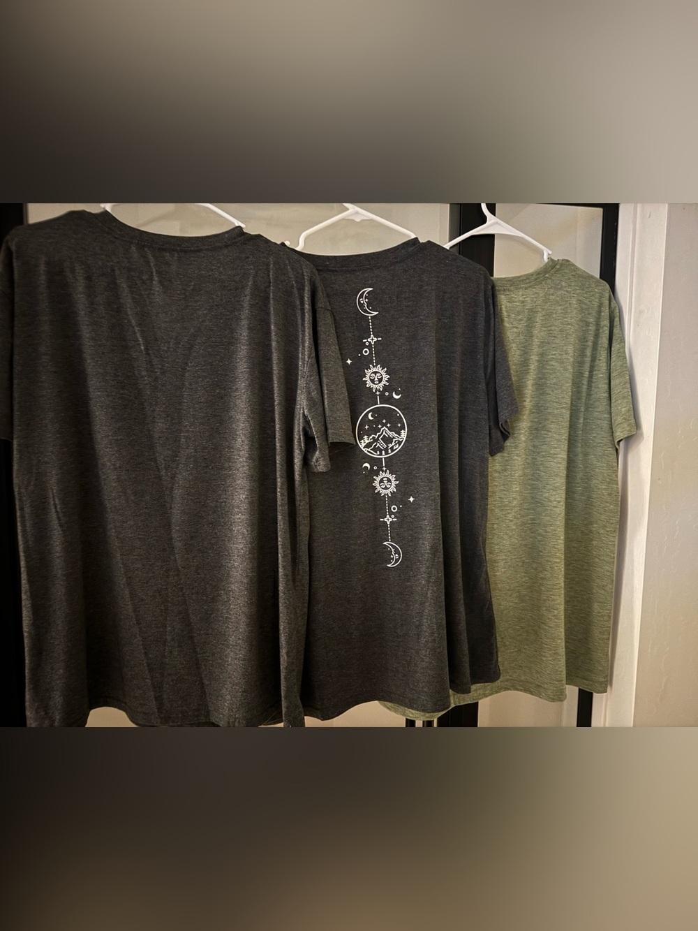 Women’s Graphic Short Sleeve Shirts (Lot of 3) - Size XLarge - Picture 2 of 5